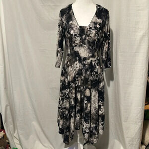 Simply Vera Vera Wang black gray white hi low v neck 3/4 sleeve dress size small